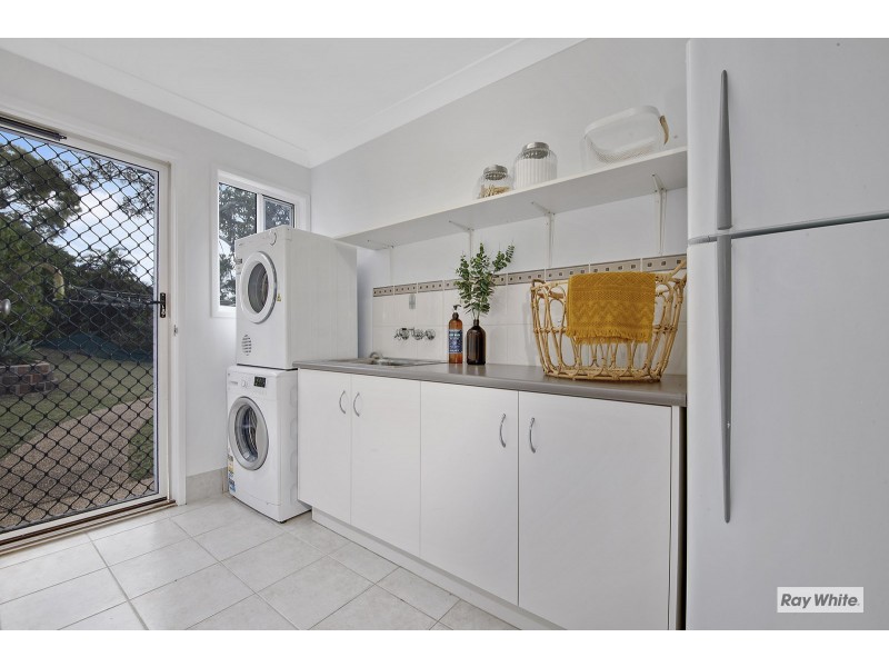 7 Discovery Crescent, Rosslyn QLD 4703