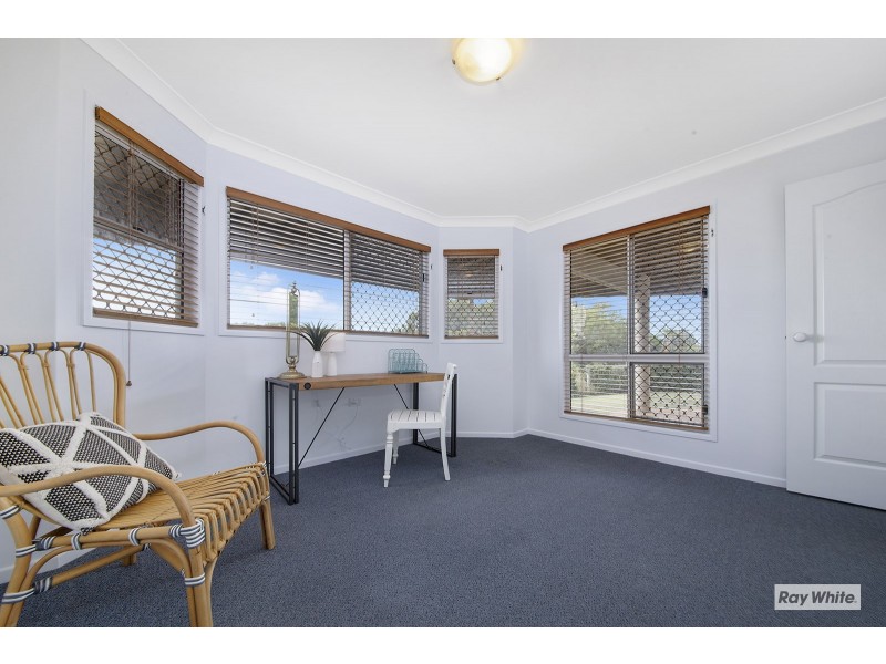 7 Discovery Crescent, Rosslyn QLD 4703