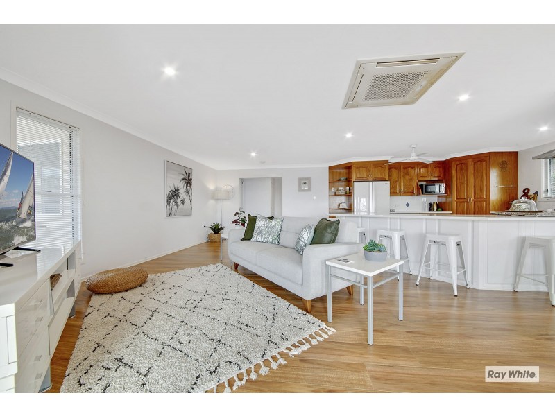 7 Discovery Crescent, Rosslyn QLD 4703
