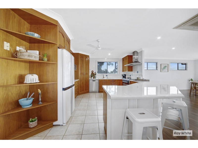 7 Discovery Crescent, Rosslyn QLD 4703