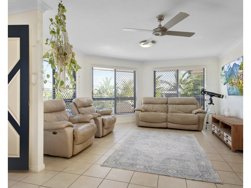 8 Driftwood Drive, Rosslyn QLD 4703