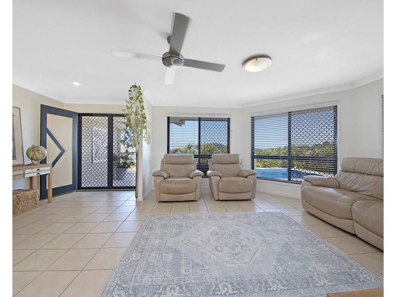 8 Driftwood Drive, Rosslyn QLD 4703