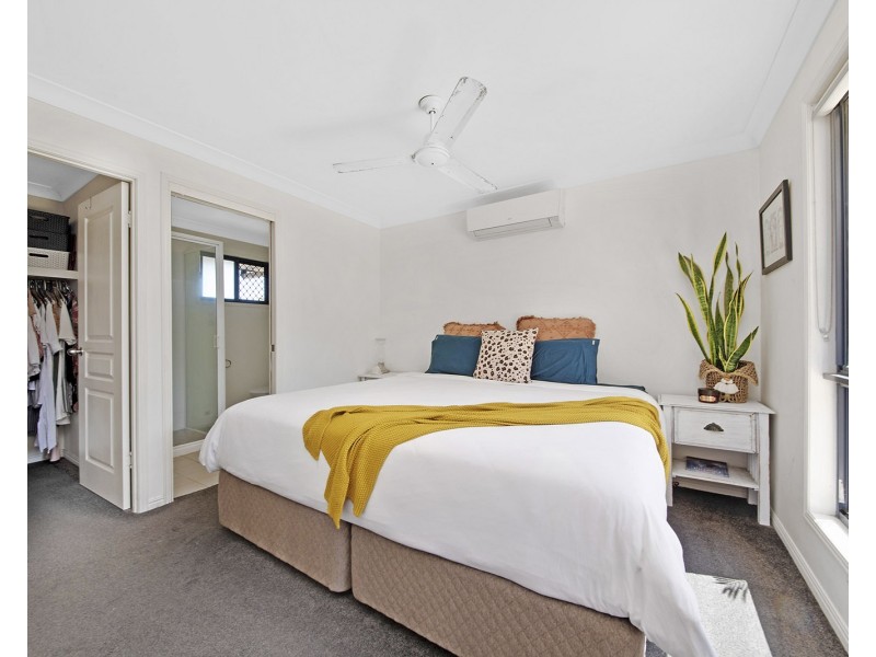 8 Driftwood Drive, Rosslyn QLD 4703