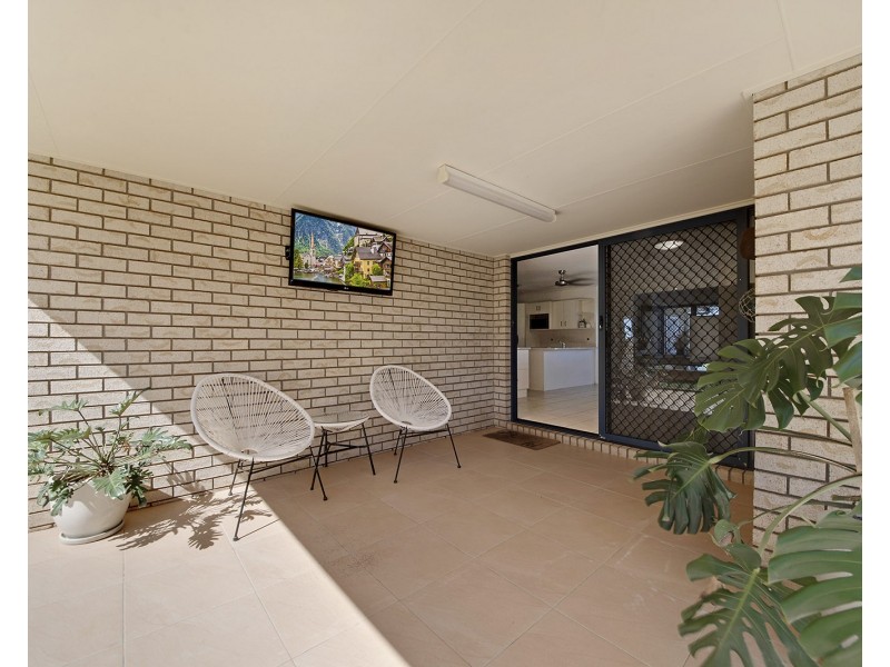 8 Driftwood Drive, Rosslyn QLD 4703