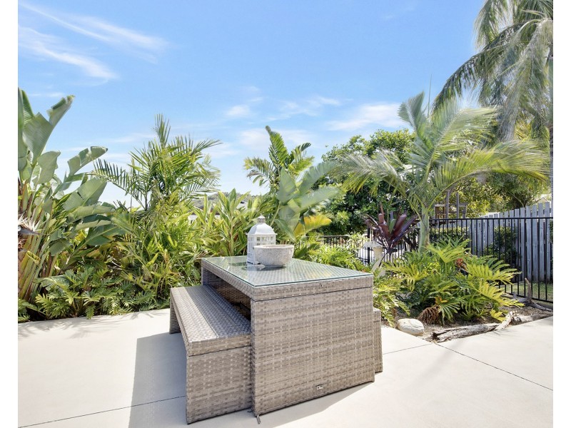 8 Driftwood Drive, Rosslyn QLD 4703