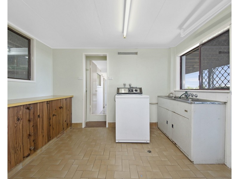 50 Poinciana Ave, Taranganba QLD 4703