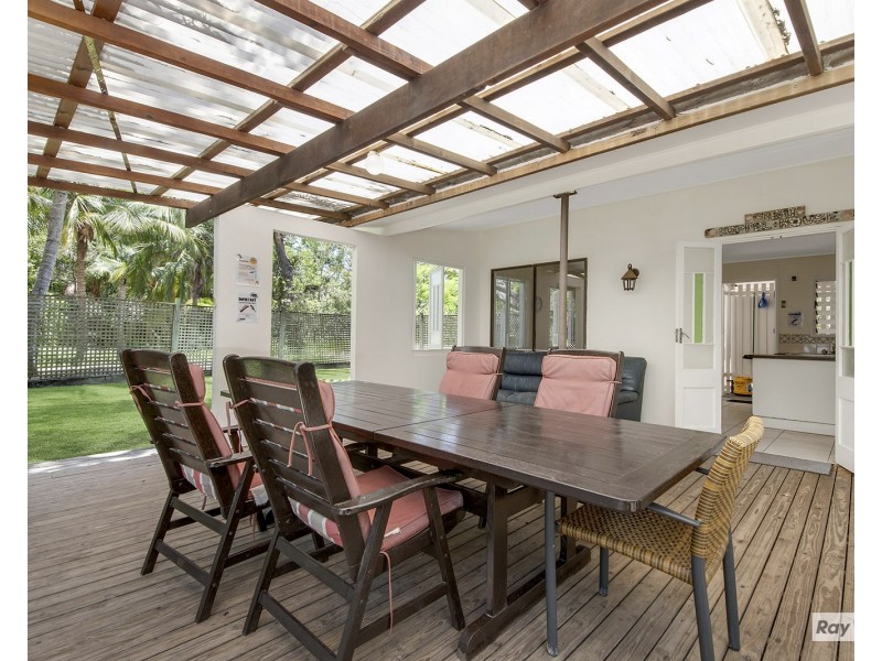 18 Esplanade, The Keppels QLD 4700