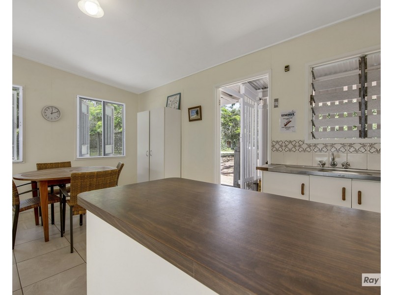 18 Esplanade, The Keppels QLD 4700