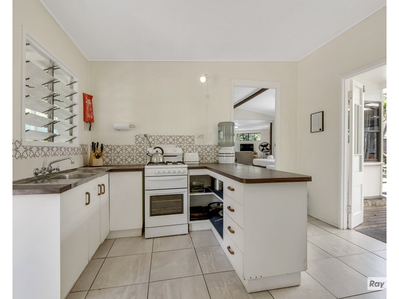 18 Esplanade, The Keppels QLD 4700