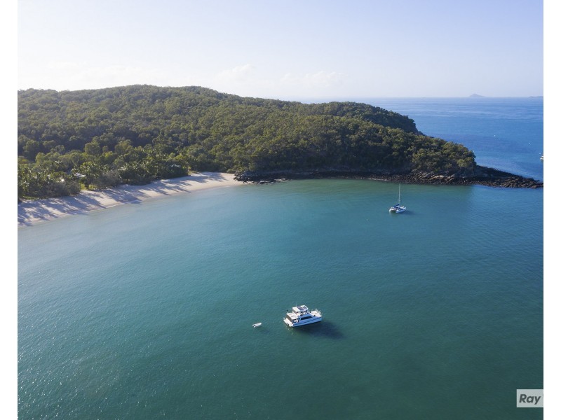 18 Esplanade, The Keppels QLD 4700