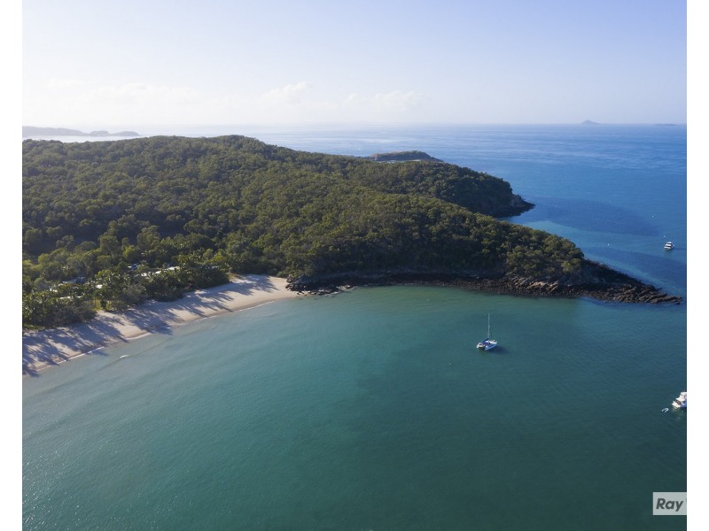 18 Esplanade, The Keppels QLD 4700