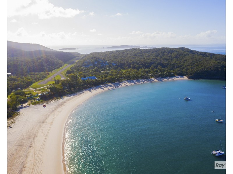 18 Esplanade, The Keppels QLD 4700