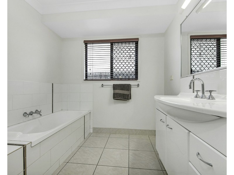 10 Shadowbrook Place, Yeppoon QLD 4703