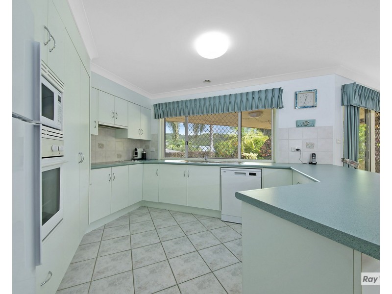 12 Yearsley Grove, Pacific Heights QLD 4703