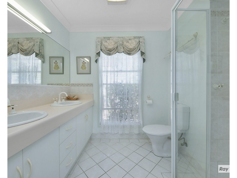 12 Yearsley Grove, Pacific Heights QLD 4703