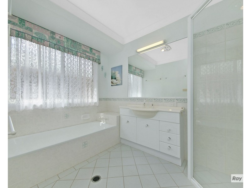 12 Yearsley Grove, Pacific Heights QLD 4703