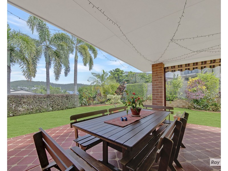 12 Yearsley Grove, Pacific Heights QLD 4703