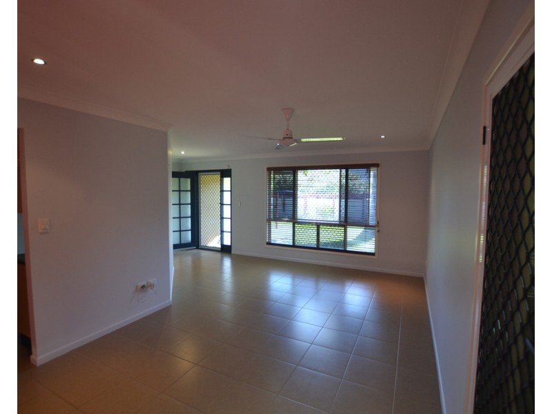 6 Thomas Street, Emu Park QLD 4710