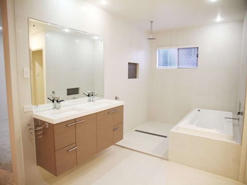 6 Kiama Avenue, Bangalee QLD 4703