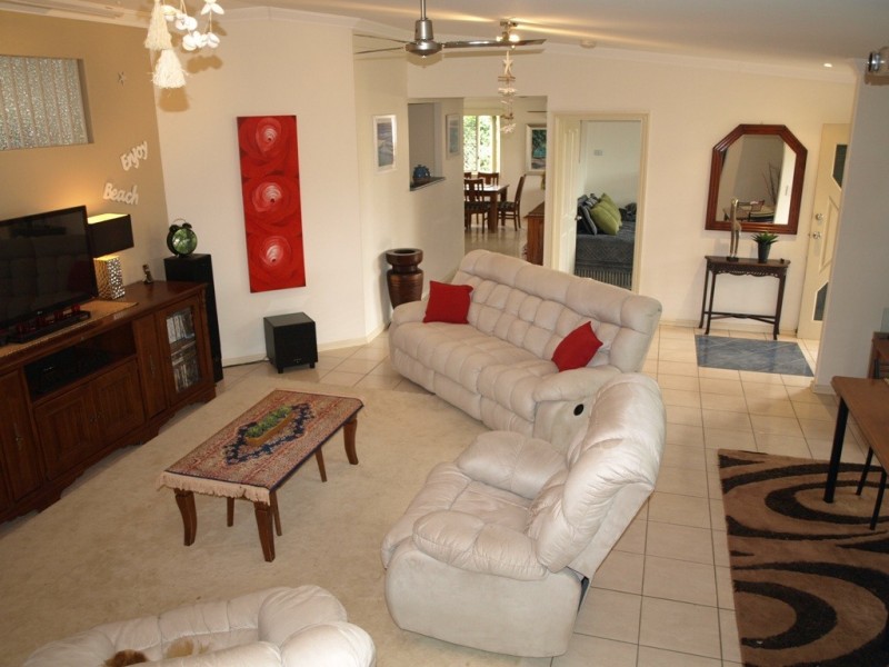 7 Divine Street, Yeppoon QLD 4703