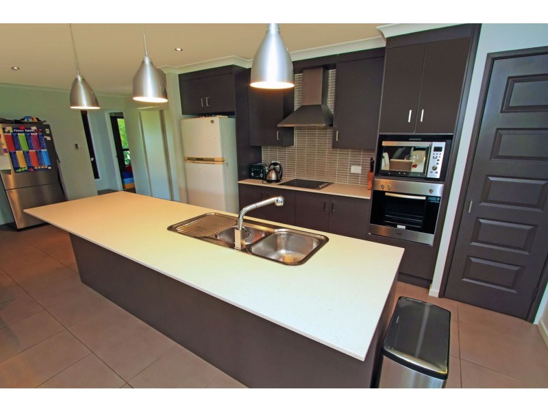 54 Lakeview Circuit, Mulambin QLD 4703