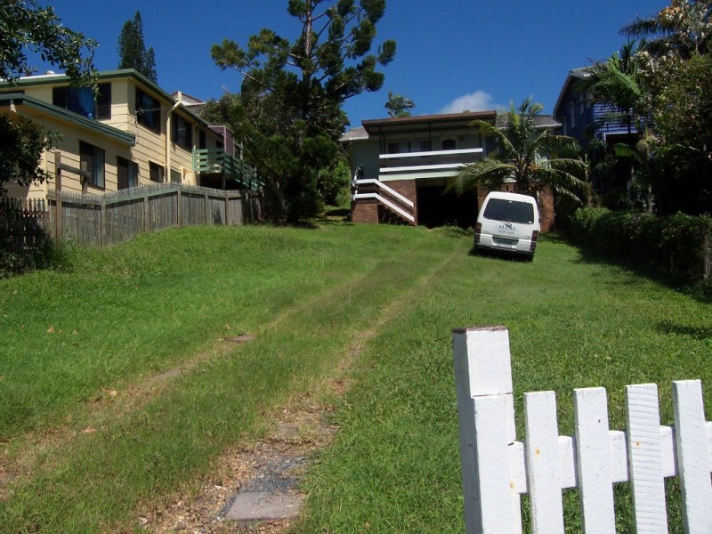 12 Barry, Yeppoon QLD 4703