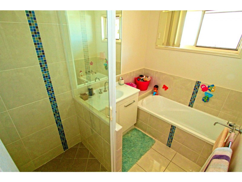 4 Driftwood Drive, Rosslyn QLD 4703