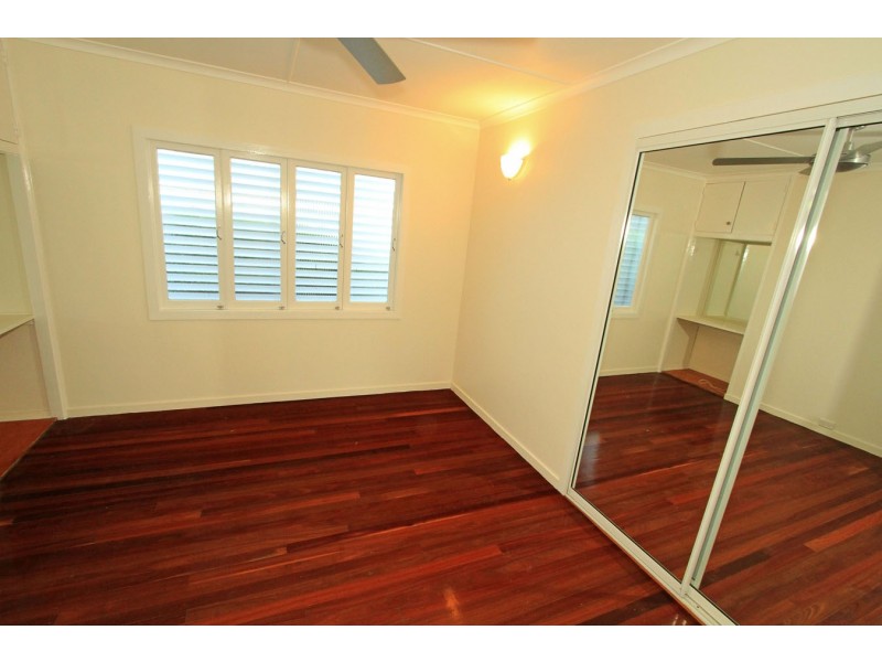 20 Ocean Parade, Cooee Bay QLD 4703