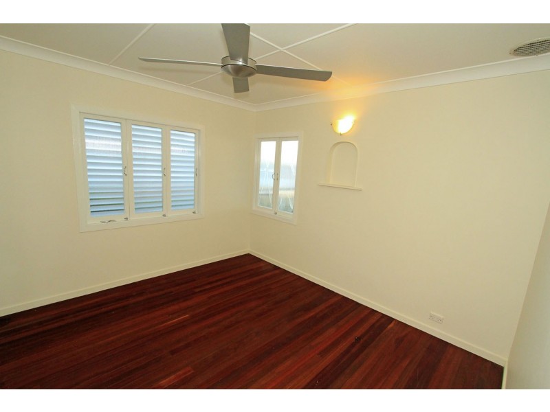 20 Ocean Parade, Cooee Bay QLD 4703