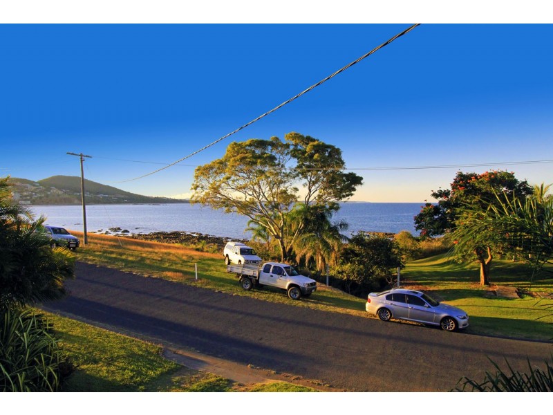 20 Ocean Parade, Cooee Bay QLD 4703