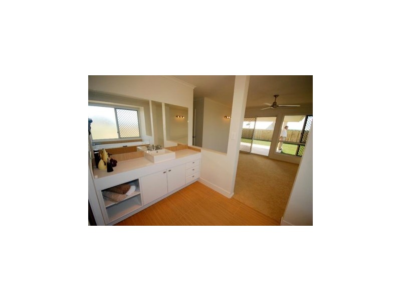13 Barrington Court, Pacific Heights QLD 4703
