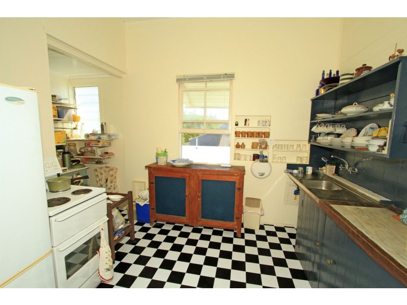 7 Phillip Street, Emu Park QLD 4710