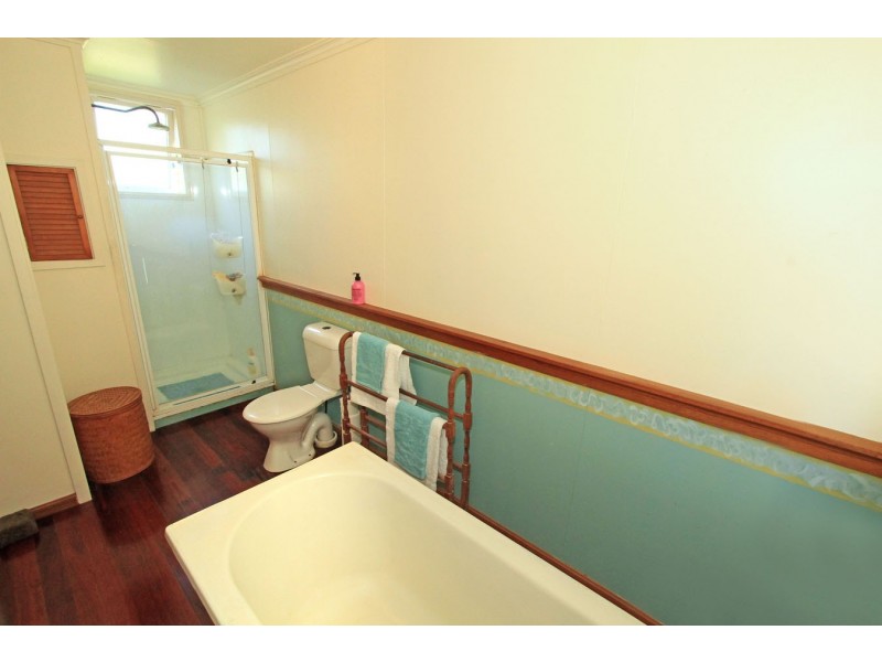 7 Phillip Street, Emu Park QLD 4710