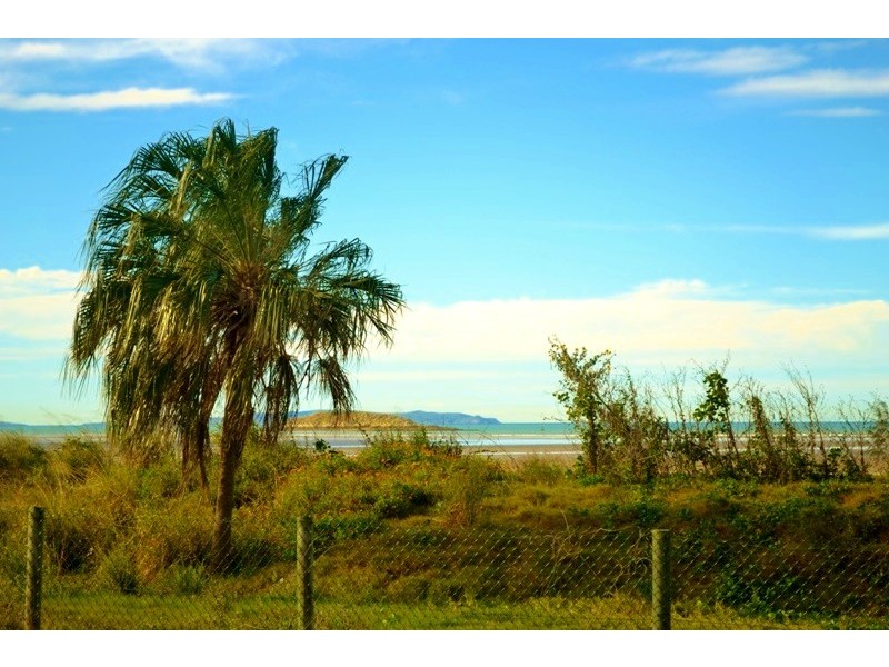 922 Scenic Highway, Kinka Beach QLD 4703