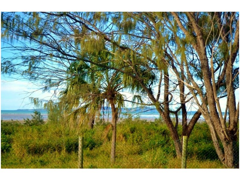 922 Scenic Highway, Kinka Beach QLD 4703