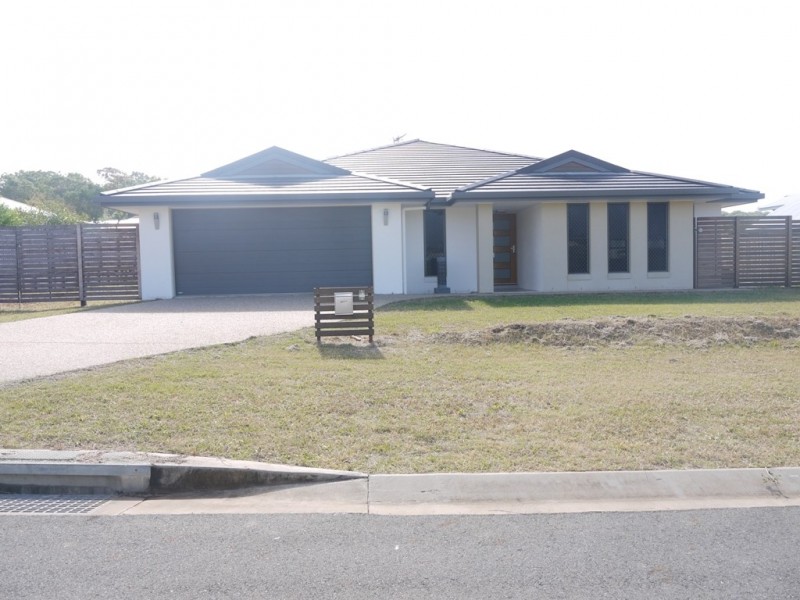 4 Beachley Place, Rosslyn QLD 4703