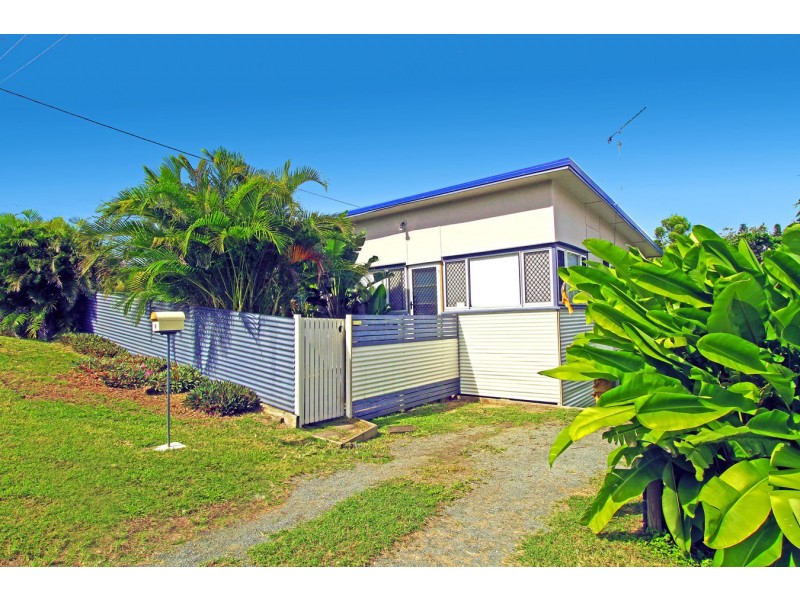 8 Cathne Street, Cooee Bay QLD 4703