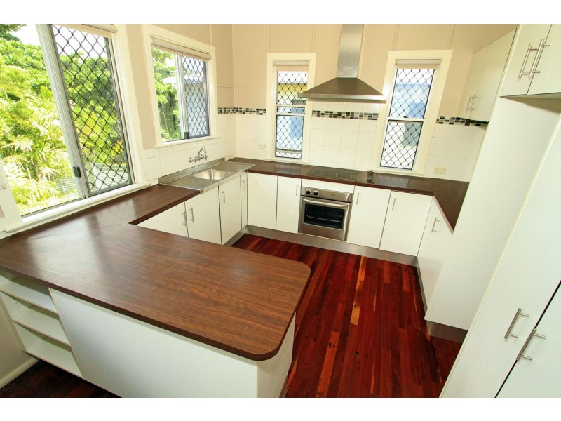 8 Cathne Street, Cooee Bay QLD 4703