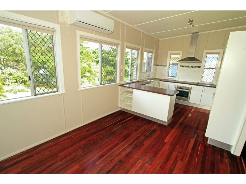 8 Cathne Street, Cooee Bay QLD 4703