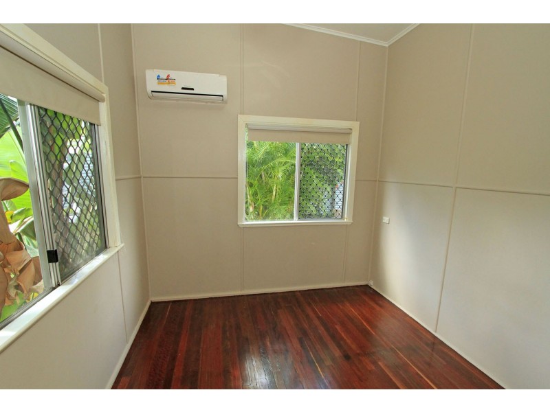 8 Cathne Street, Cooee Bay QLD 4703