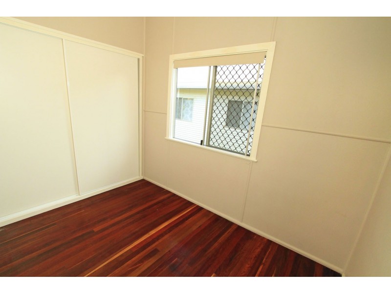 8 Cathne Street, Cooee Bay QLD 4703