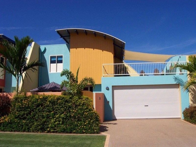 7 Bayside Way, Rosslyn QLD 4703