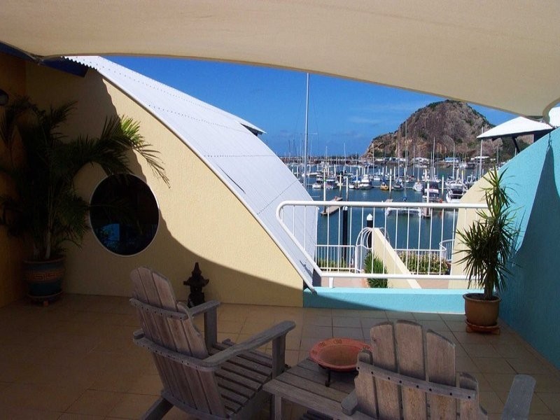 7 Bayside Way, Rosslyn QLD 4703