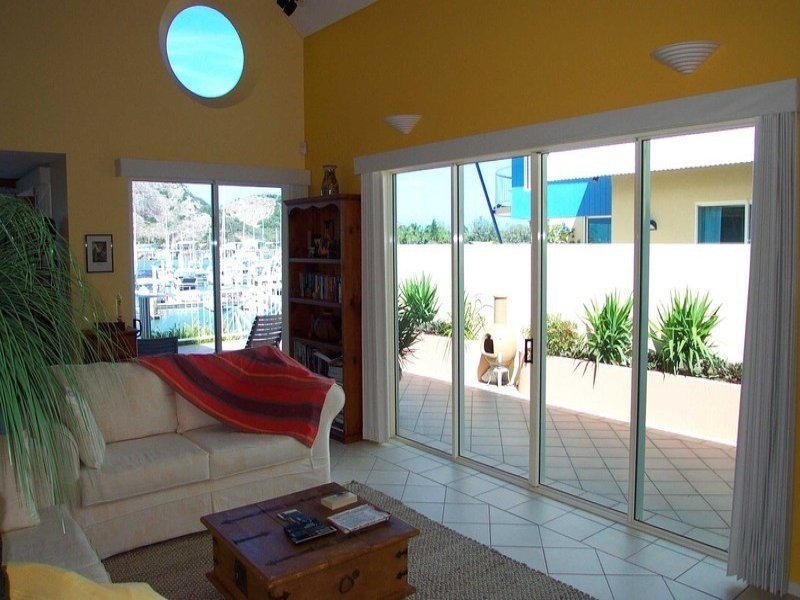 7 Bayside Way, Rosslyn QLD 4703