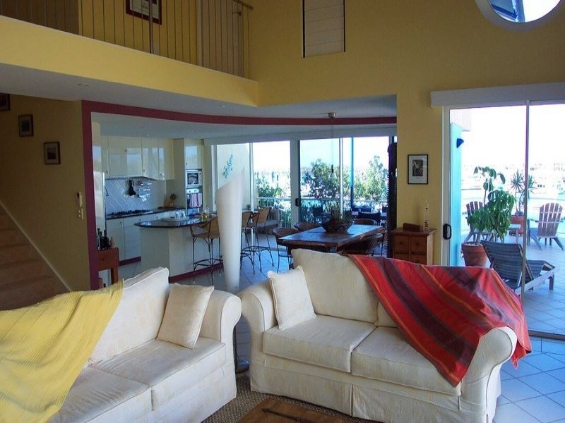 7 Bayside Way, Rosslyn QLD 4703