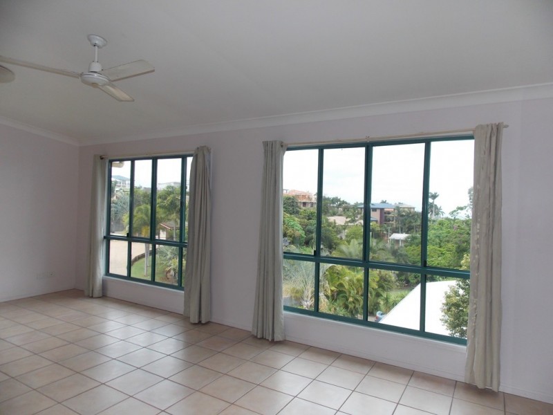 33 Olympia Avenue, Pacific Heights QLD 4703