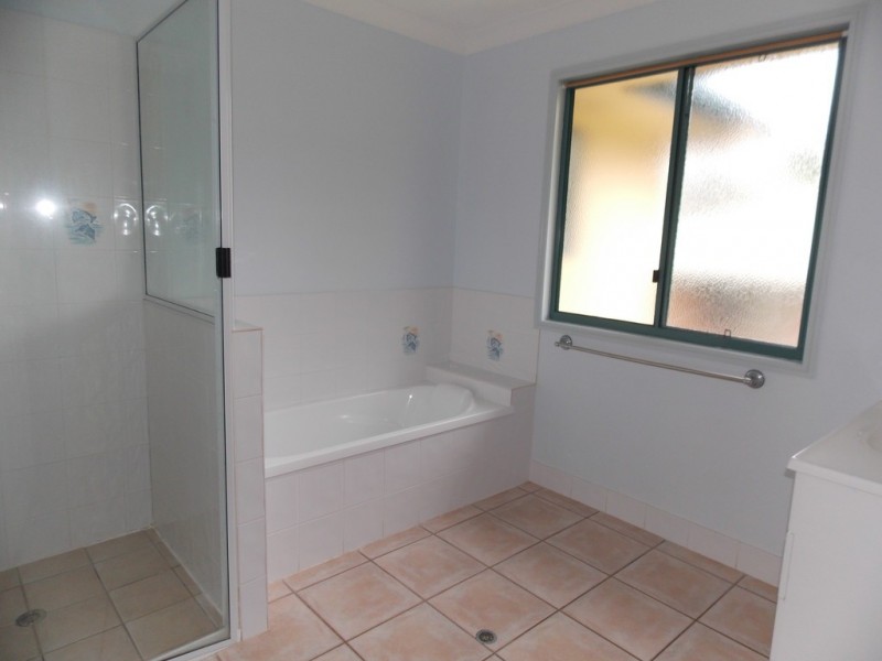 33 Olympia Avenue, Pacific Heights QLD 4703