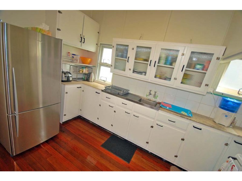27 Matthew Flinders Drive, Cooee Bay QLD 4703