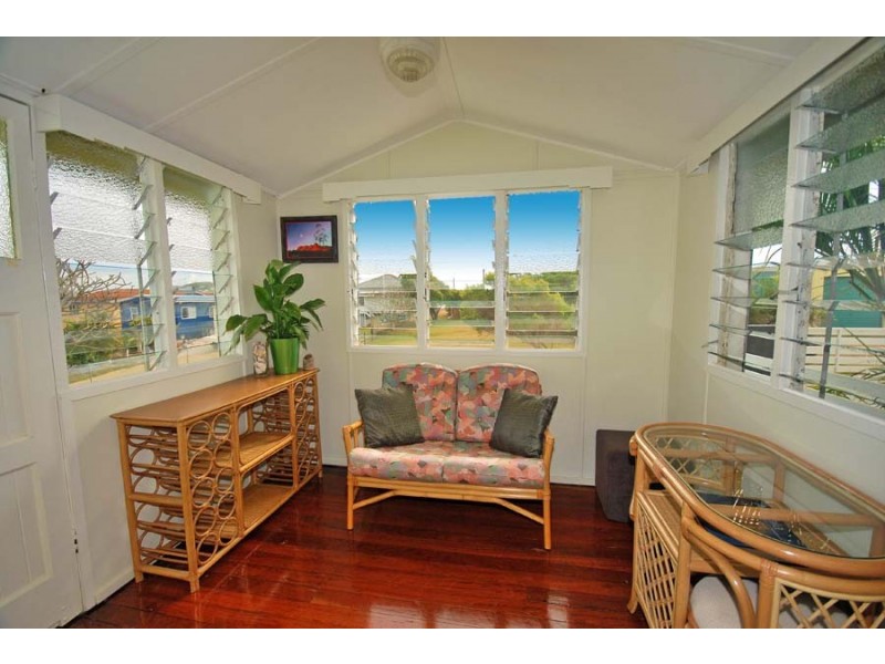 27 Matthew Flinders Drive, Cooee Bay QLD 4703
