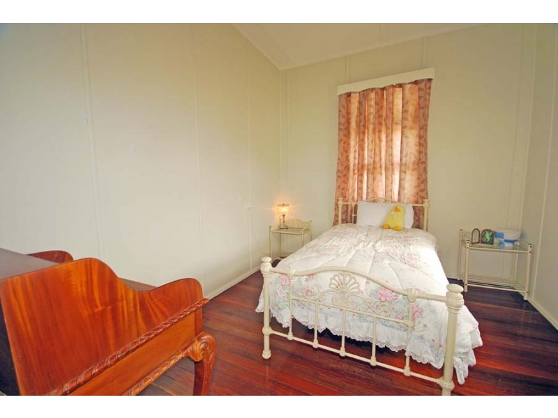 27 Matthew Flinders Drive, Cooee Bay QLD 4703